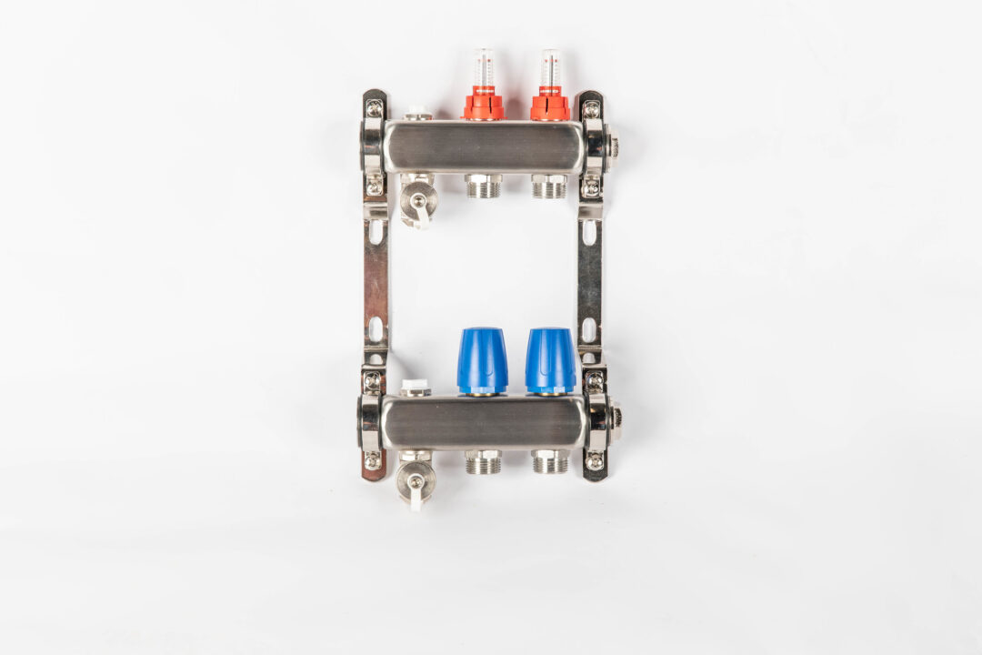 Stainless steel heating circuit manifold